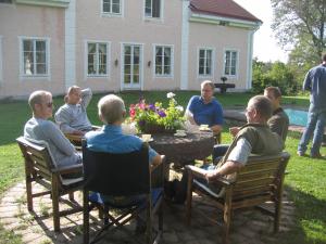 Avkoppling efter luchen i Herrgården